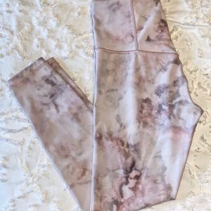 Snow dye elation 7/8 Athleta tights